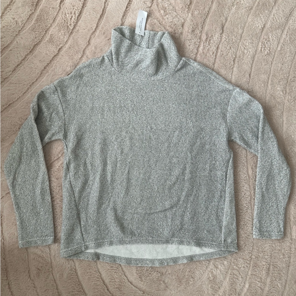 Banana Republic Light Gray Women's Mock Turtleneck Sweater NWT!